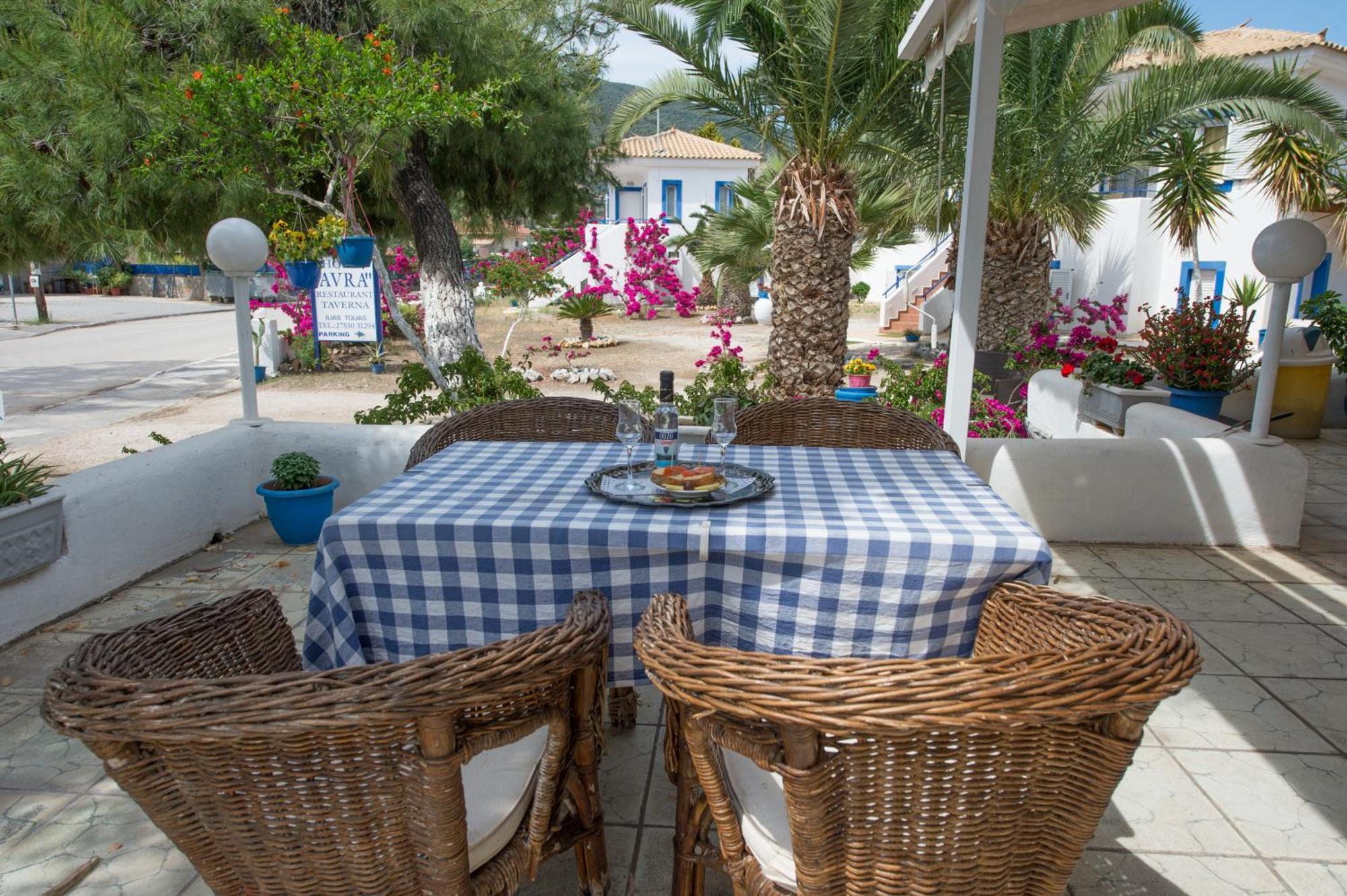 Hotel Avra Nea Epidavros Extérieur photo